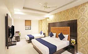 Hotel Iconic Near Delhi Igi International Airport